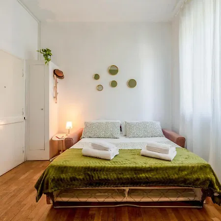 Milanese Elegance - 15 Minutes Duomo Apartment Milan